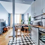 Buttes-Chaumont - Fully-Equipped