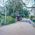 Buttes-Chaumont - Fully-Equipped