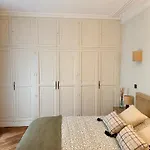 2 Bedroom Stylish Apartment Central Paris