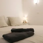 Comfort And Charm In The Heart Of Paris 9