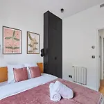 Magnificent New Apartment Beaubourg Le Marais