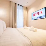 Cia - Nation - Lovely Parisian Escape