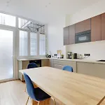 Beautiful 2 Bdr Duplex In Paris