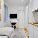 Pretty Studio In Paris