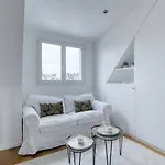 Classy, New & Large Designed Studio - Paris 16