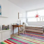 Beautiful Paris Centre Apartment In Garden