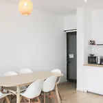 Spacious Appt Close To Place Monge