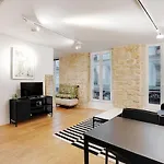 Le Marais - Upper Class Suites