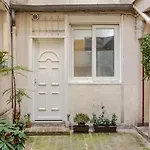 Charmant Petit Studio Maison En Plein Coeur De Paris 9Eme