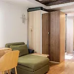 Charmant Petit Studio Maison En Plein Coeur De Paris 9Eme