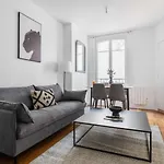 Appartement Service 2 Pieces Au Coeur Du 19E - 4P