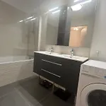 Spacious Appt With Balcony In The 13Th