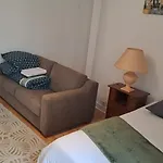 Appartement Proche Du Moulin Rouge Et De La Gare Saint Lazare Et Des Grands Magasins Galeries Lafayette