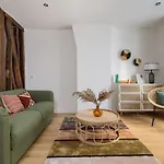 Sereners - Charming Serviced Apartments - Saint Germain