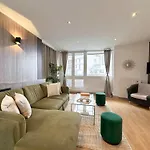 Spacious & Luxurious Flat In Montparnasse