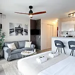 Beautiful Panoramic Terraced Studio In Paris