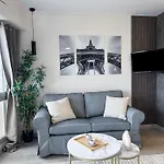 Beautiful Panoramic Terraced Studio In Paris