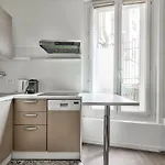 Superb 1Br Flat 2Min Walk From The Metro Station