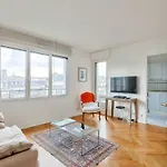 1Br Flat With Balcony View Of The Eiffel Tower