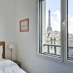 1Br Flat With Balcony View Of The Eiffel Tower