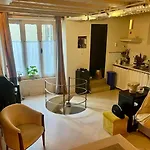 Charming Duplex In Saint-Germain-Des-Pres