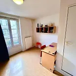 Chic Studio In Central Paris
