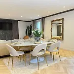 Luxury Family Getaway Near Place Vendome