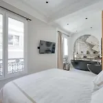 Appartement Montaigne Luxury