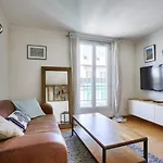 Stunning 1Br Flat With Balcony Near Metro Station