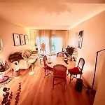 Charming Flat Beside Champs-Elysees