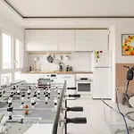 Nice Apartment With Amazing View Of Paris Plus Parking