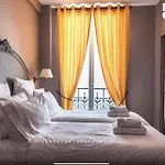 Brouilly Apartment One Block From Eiffel Tower