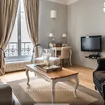 Brouilly Apartment One Block From Eiffel Tower