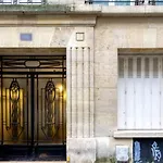 Appartement Meuble, Trois Chambres