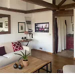 Odeon 1 Bedroom, Ac, Lift, Terrace, Garage