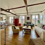 Odeon 1 Bedroom, Ac, Lift, Terrace, Garage
