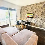 Superbes Studios Av Versailles A Paris 16