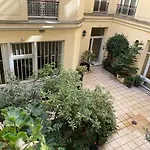 Bright Apartment In The Heart Of Le Marais