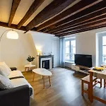 Appartement Typique Au Coeur Du Marais