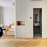 Lovely Parisian Apartment Near The Eiffel Tower