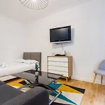 Cozy Studio In The Heart Of Paris