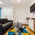 Cozy Studio In The Heart Of Paris