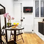 Leo Suite Cozy Studio