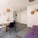 Pied-A-Terre In Paris 19