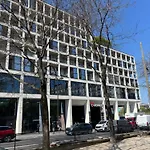 Paris 17 - Coeur Batignolles - Beau Studio 10 M2 -110 Sqf - Etat Neuf - Calme - Ideal Une Personne - Single Occupancy