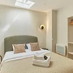 Apartment Pantheon Notre Dame By Studio Prestige