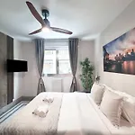 1601B - Studio near Champs Elysées