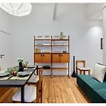 Apartment In The Center Of Paris By Studio Prestige