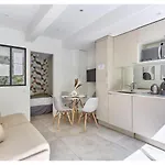 Apartment Le Marais Place Des Vosges By Studio Prestige