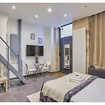 Studio Center Of Paris Montmartre By Studio Prestige